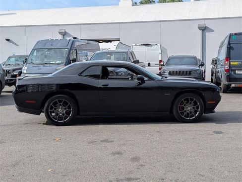 Used 2015 Dodge Challenger R/T w/ Quick Order Package 28B R/T image 2