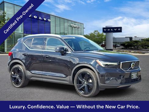 Certified 2024 Volvo XC40 B5 Plus w/ Climate Package AWD/4WD image 1