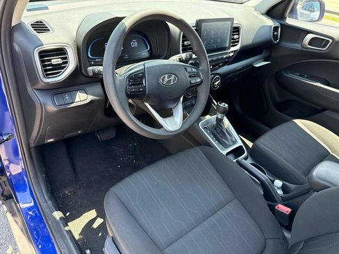 Used 2023 Hyundai Venue SE FWD image 20