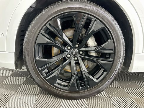 Used 2025 Audi Q8 Prestige w/ Prestige Package AWD/4WD image 37