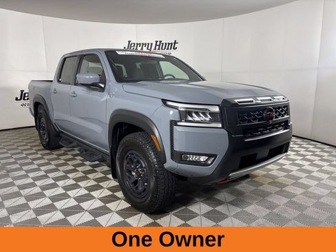 Used 2025 Nissan Frontier PRO-4X AWD/4WD image 4