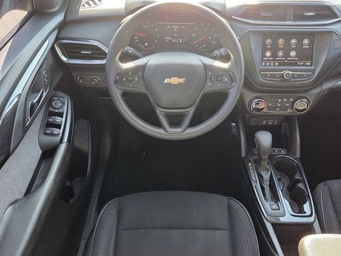 Used 2022 Chevrolet TrailBlazer LT FWD image 11