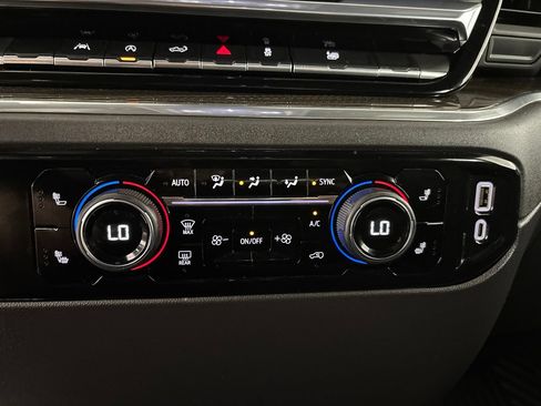 Used 2024 Chevrolet Silverado 1500 LT AWD/4WD image 19
