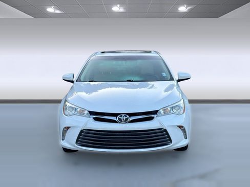 Used 2016 Toyota Camry XLE w/ Moonroof Package FWD image 6