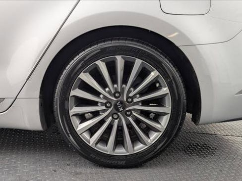 Used 2017 Kia Cadenza Premium w/ Luxury Package image 33