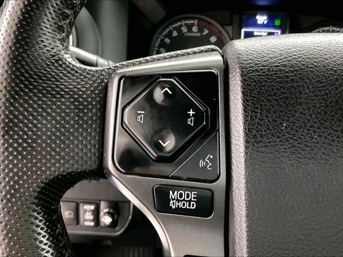Used 2021 Toyota Tacoma TRD Off-Road w/ Technology Package AWD/4WD image 11