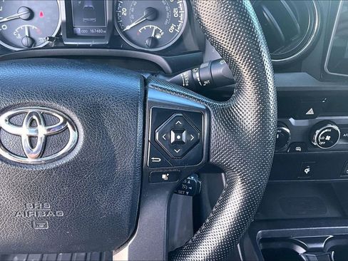 Used 2017 Toyota Tacoma TRD Off-Road image 13