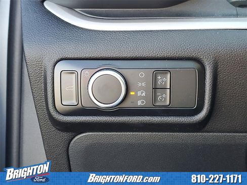 Used 2023 Ford Explorer XLT image 18