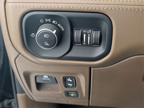 Used 2021 RAM 1500 Limited image 14