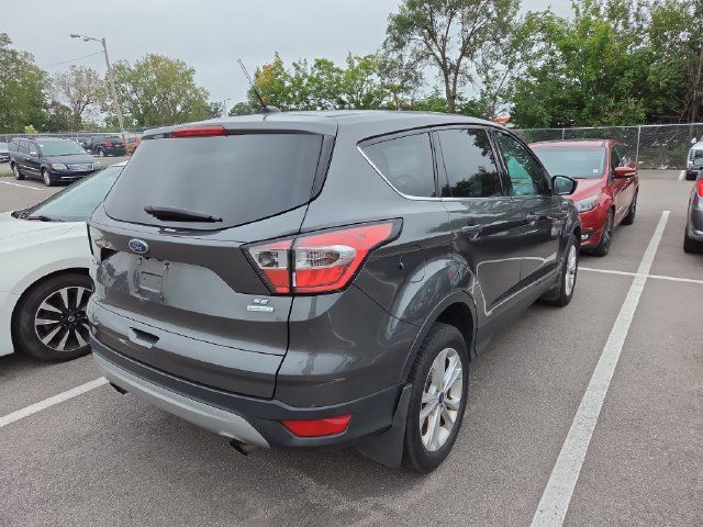 Used 2017 Ford Escape SE FWD image 3