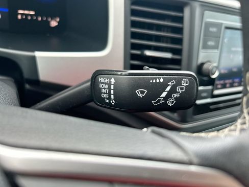 Used 2022 Volkswagen Atlas SE FWD image 18