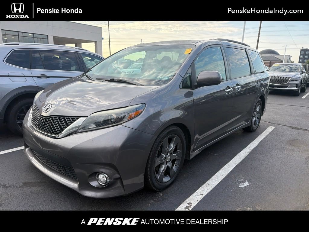 Used 2015 Toyota Sienna SE FWD image 1