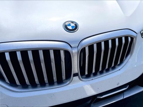 Used 2025 BMW X5 xDrive50e w/ Premium Package AWD/4WD image 31