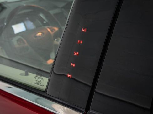 Used 2016 Ford Taurus Limited image 11