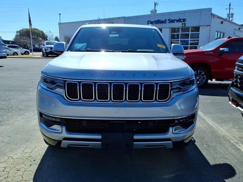 Used 2022 Jeep Wagoneer Series II w/ Premium Group I image 2