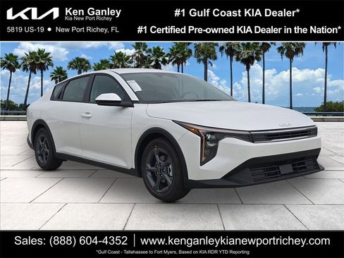 New 2025 Kia K4 LXS image 1