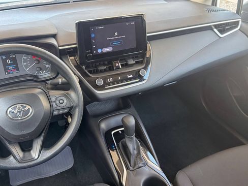 Used 2025 Toyota Corolla LE FWD image 21