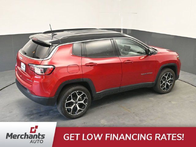 Used 2025 Jeep Compass Limited AWD/4WD image 32