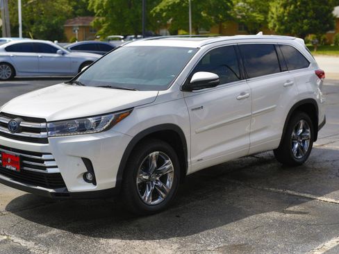 Used 2019 Toyota Highlander Limited Platinum AWD/4WD image 3