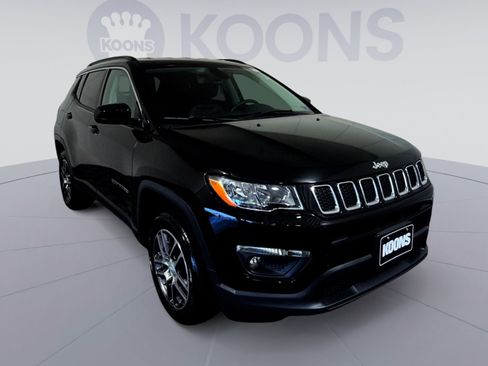 Used 2020 Jeep Compass Latitude w/ Cold Weather Group AWD/4WD image 10
