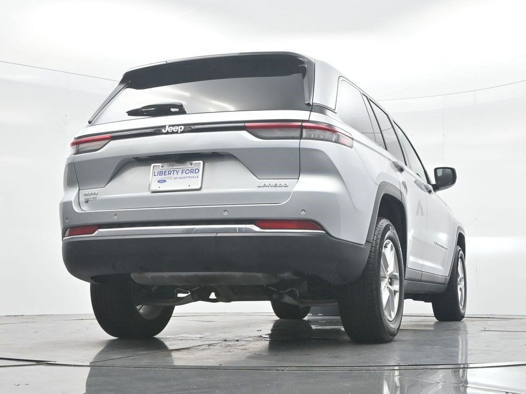 Used 2025 Jeep Grand Cherokee Laredo X AWD/4WD image 38