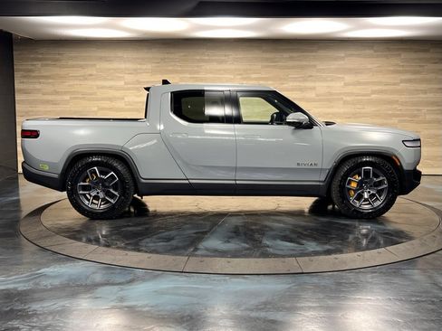 Used 2023 Rivian R1T Adventure image 12