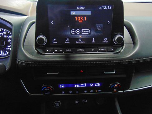 Used 2023 Nissan Rogue SV FWD image 12