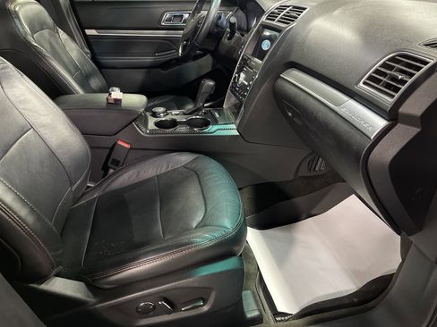 Used 2018 Ford Explorer Sport w/ Equipment Group 401A image 16