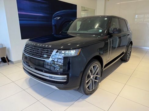 New 2025 Land Rover Range Rover SE image 1