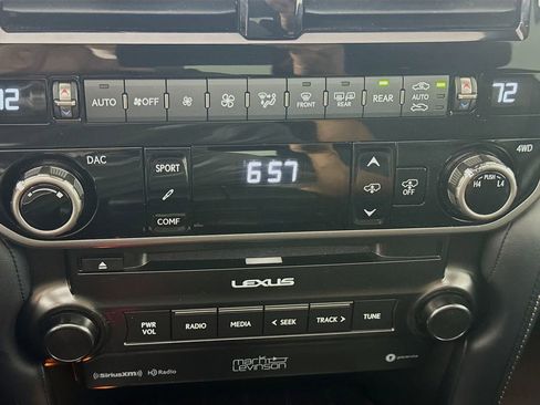 Used 2023 Lexus GX 460 Luxury w/ Sport Design Package AWD/4WD image 17