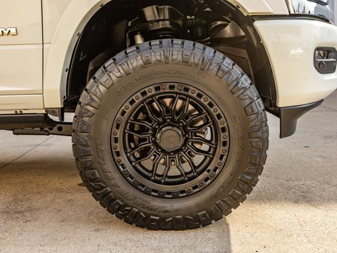 Used 2023 RAM 2500 Limited AWD/4WD image 12