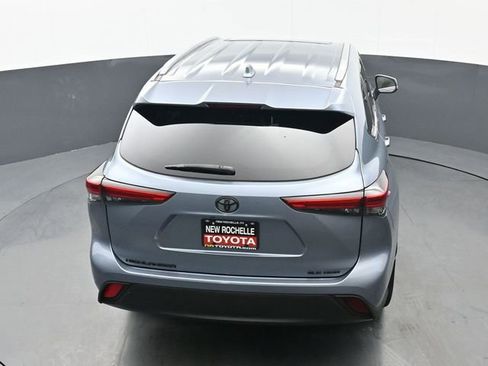 Certified 2022 Toyota Highlander XLE image 44