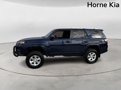 Used 2014 Toyota 4Runner SR5 image 6
