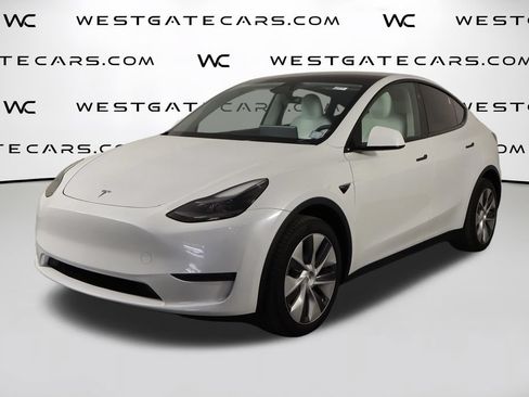 Used 2024 Tesla Model Y Long Range AWD/4WD image 1
