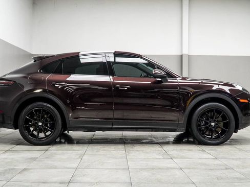 Used 2023 Porsche Cayenne Coupe image 6