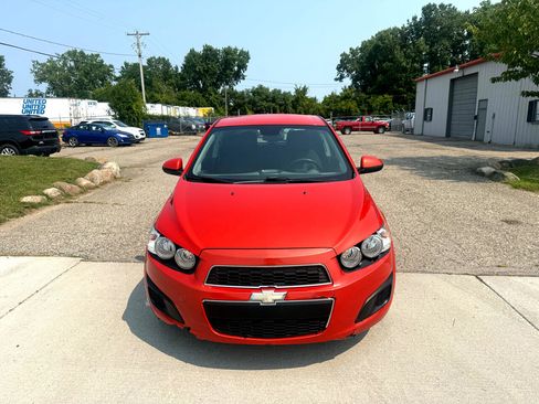 Used 2012 Chevrolet Sonic LT image 2