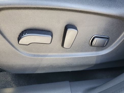 Used 2021 Nissan Rogue Sport SL w/ Premium Package image 12