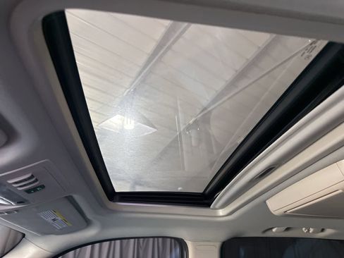 Used 2012 GMC Yukon XL SLT image 28