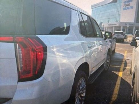 Used 2024 GMC Yukon Denali AWD/4WD image 3