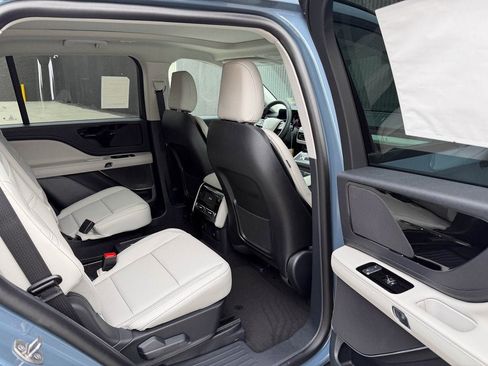 New 2026 Lincoln Aviator AWD image 23