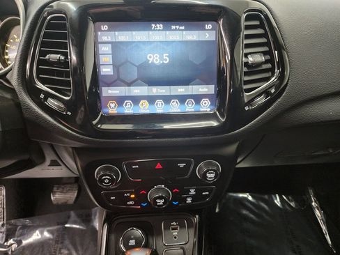 Used 2020 Jeep Compass Limited AWD/4WD image 18
