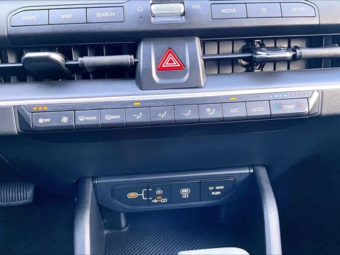 Used 2025 Kia K4 FWD image 32