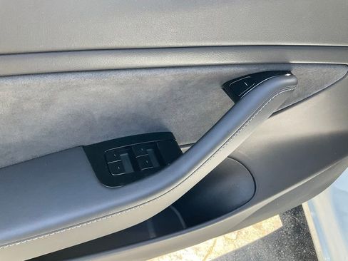 Used 2019 Tesla Model 3 Mid Range RWD image 16