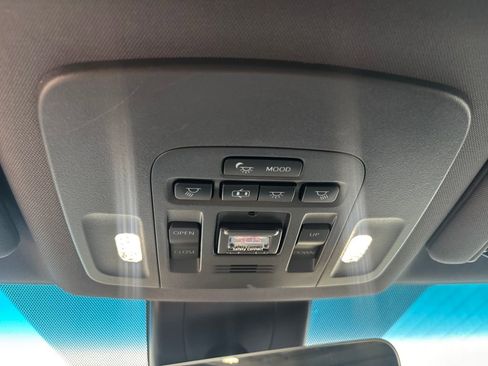 Used 2019 Toyota Avalon Limited image 15