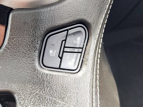 Used 2019 GMC Yukon SLT w/ Premium Edition RWD image 39