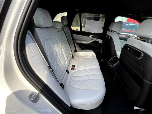 Used 2024 BMW X5 M60i image 18
