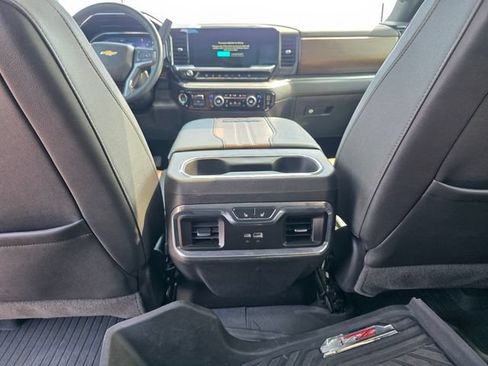 Used 2025 Chevrolet Silverado 2500 High Country w/ Technology Package AWD/4WD image 19