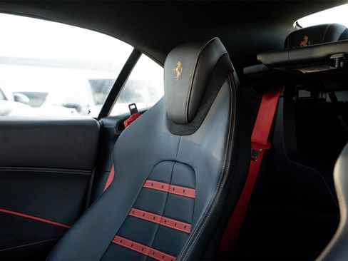 Used 2024 Ferrari Roma Spider image 19