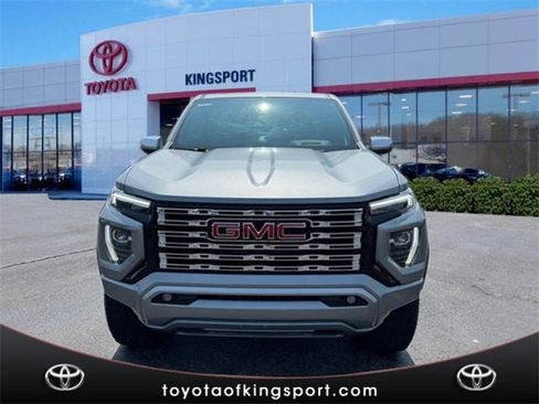 Used 2024 GMC Canyon Denali image 8