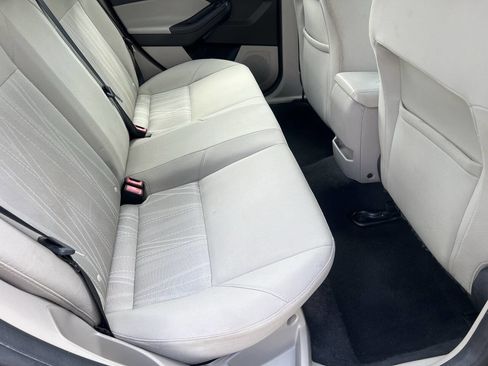 Used 2015 Ford Focus SE image 11